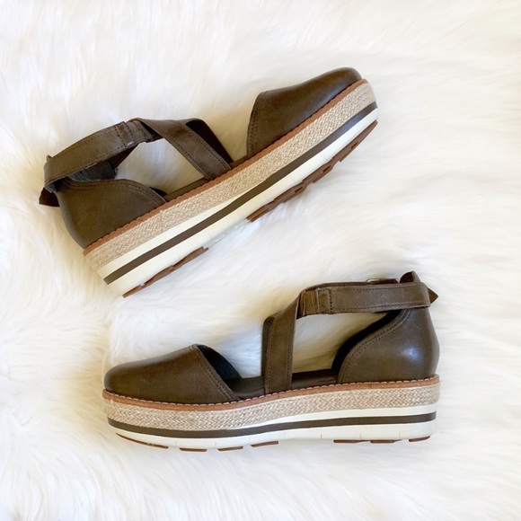 Timberland Emerson Point Closed Toe Leather Sandal - Picture 4 of 9